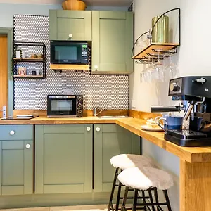 The Beehive Apartment York