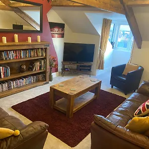 County Loft Penthouse Apartment Whitby